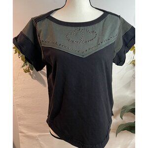 We The Free Black & Green Short Sleeve Top With Grommet Heart Design Size Small